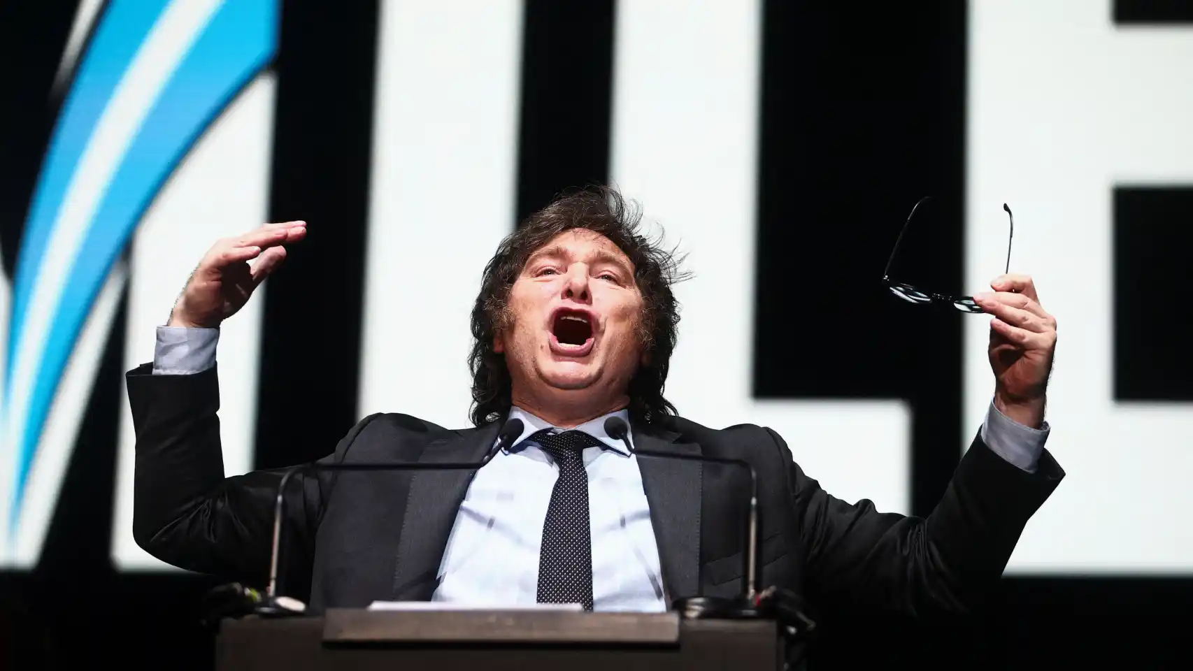 Un Año de Revolución Liberal: Milei Contra el Sistema