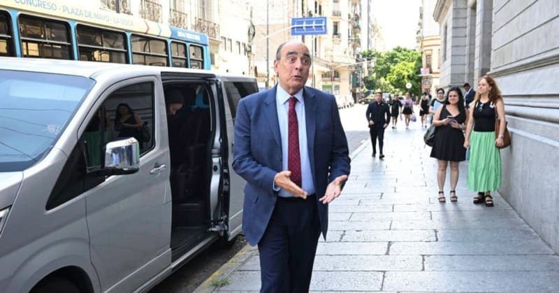 Milei Furioso: Caputo en la Tormenta del Criptogate