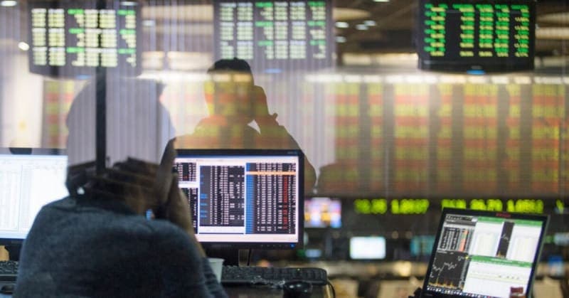 Caos Financiero: El Riesgo País Escala y el Dólar Blue Retrocede